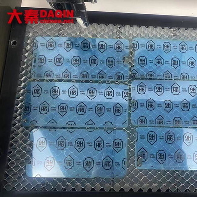 Автомат для резки 50W лазера протектора экрана Daqin Nano закаленный стеклянный с гравировкой