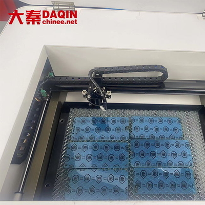 Станок для лазерной резки протектора экрана Daqin для закаленного стекла 30W
